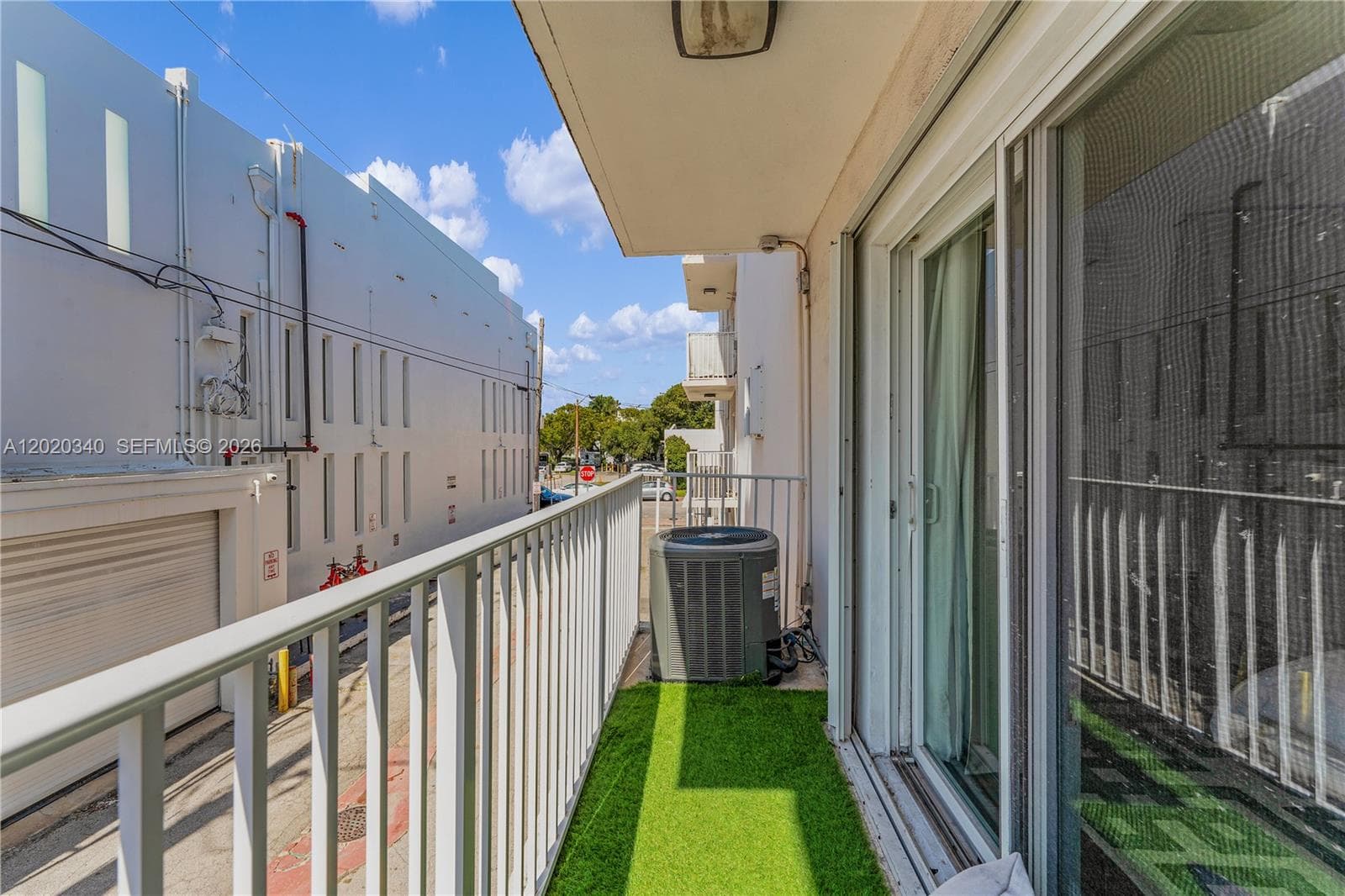 A12020340 — Miami Beach — 8