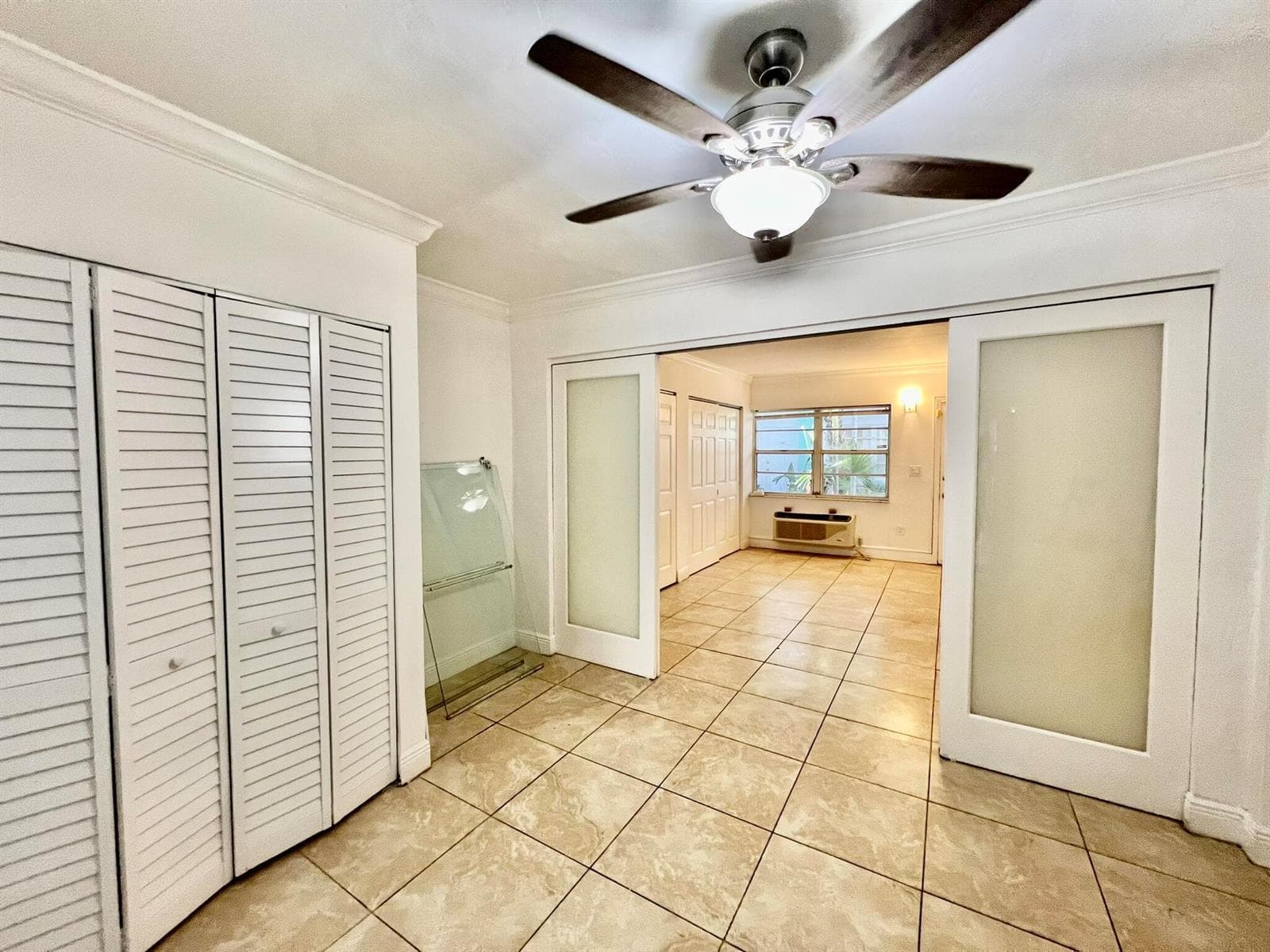B26029435 — Miami Beach — 6