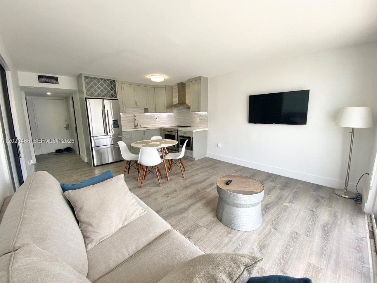 A12020466 — Miami Beach — 7