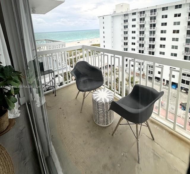 A12020466 — Miami Beach — 3
