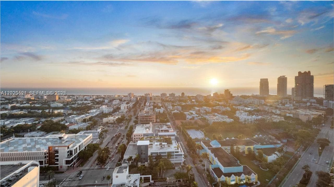 A12020521 — Miami Beach — 24