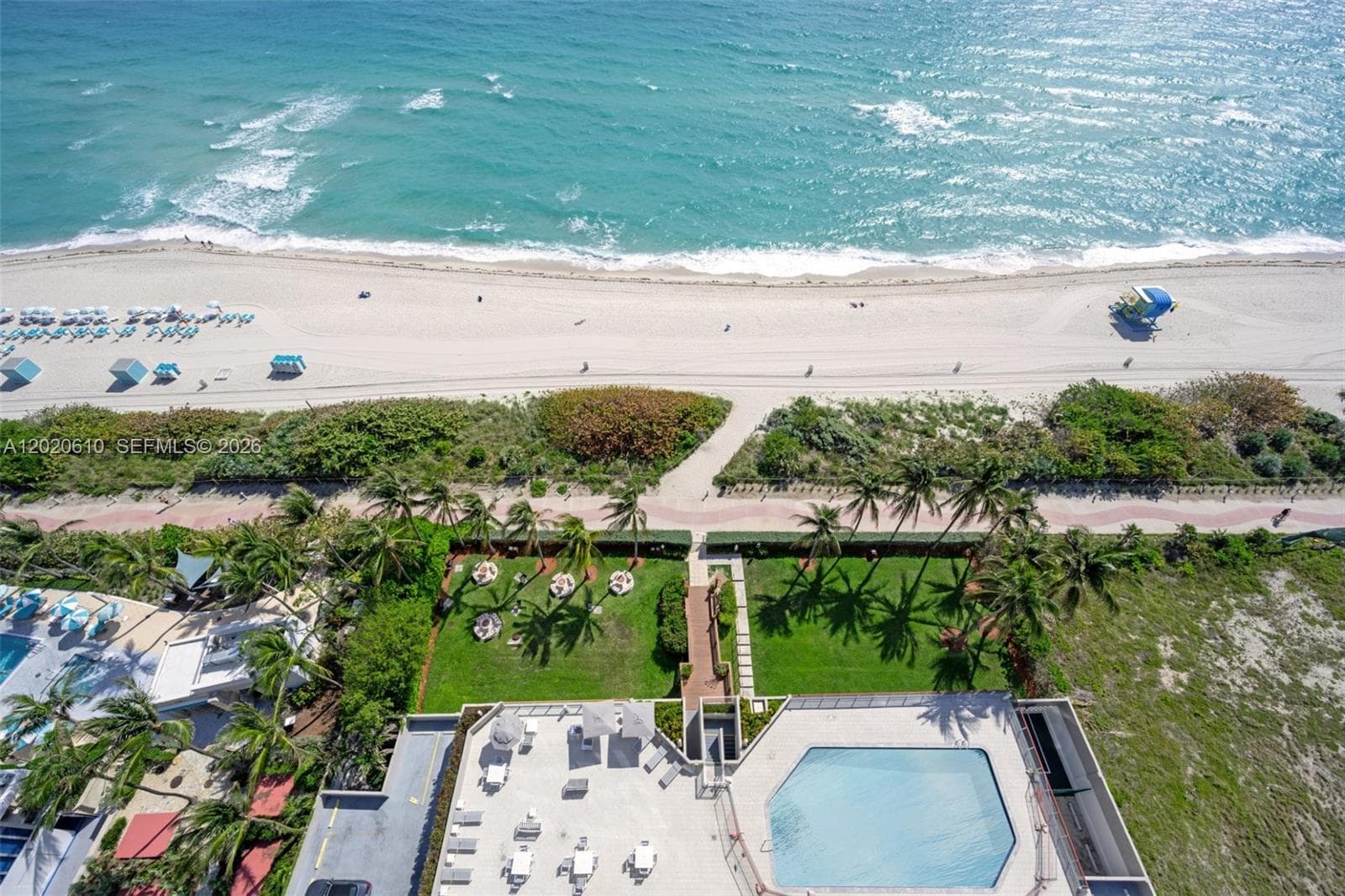 A12020610 — Miami Beach — 31