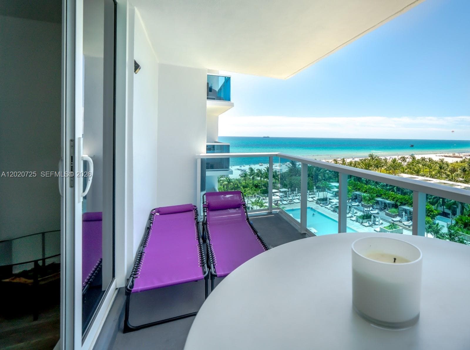 A12020725 — Miami Beach — 18