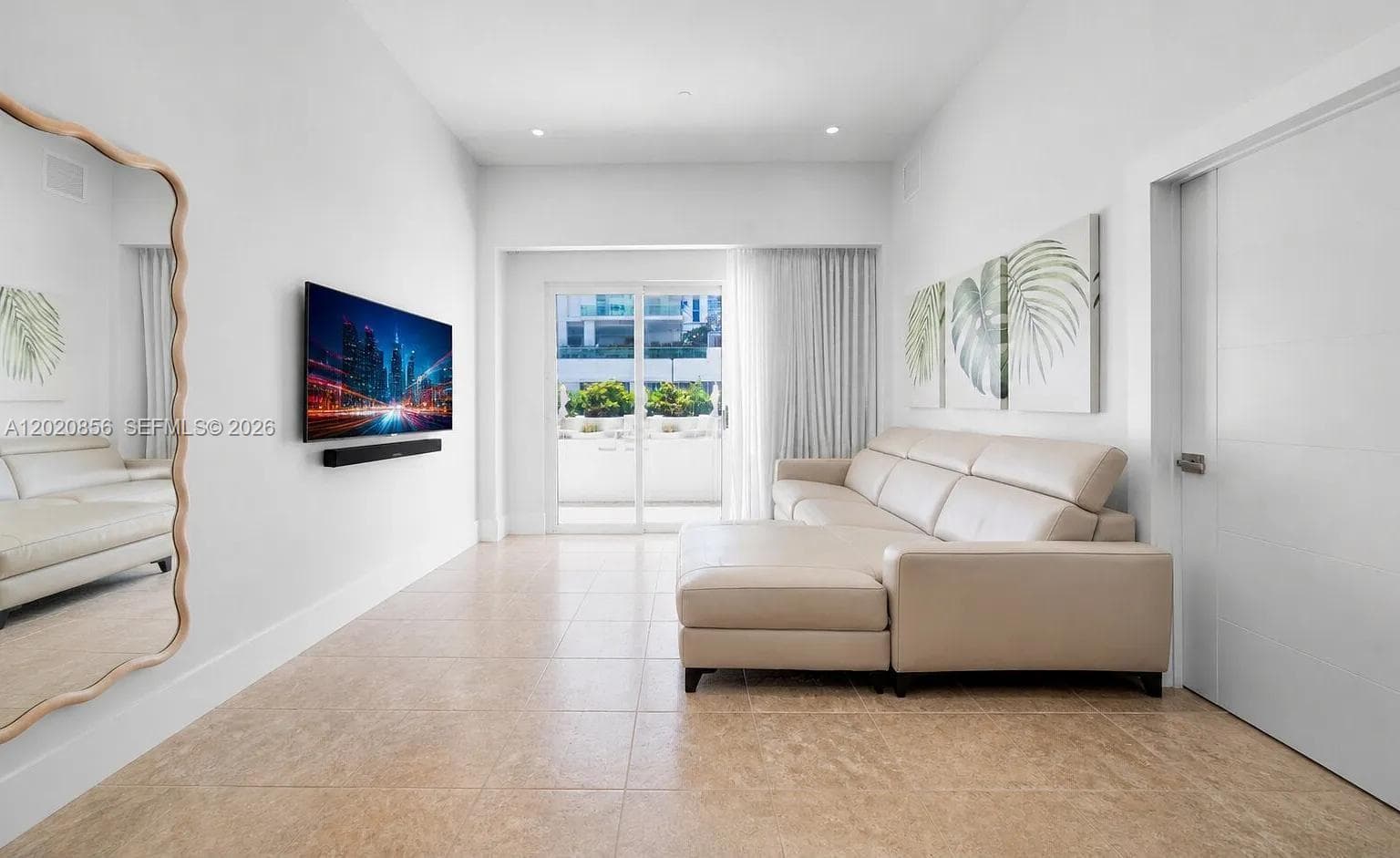 A12020856 — Miami Beach