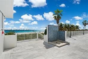 A12020886 — Miami Beach — 23