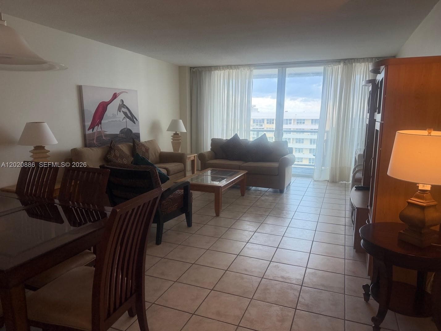 A12020886 — Miami Beach — 6