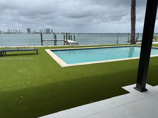 A12020926 — Miami Beach — 42