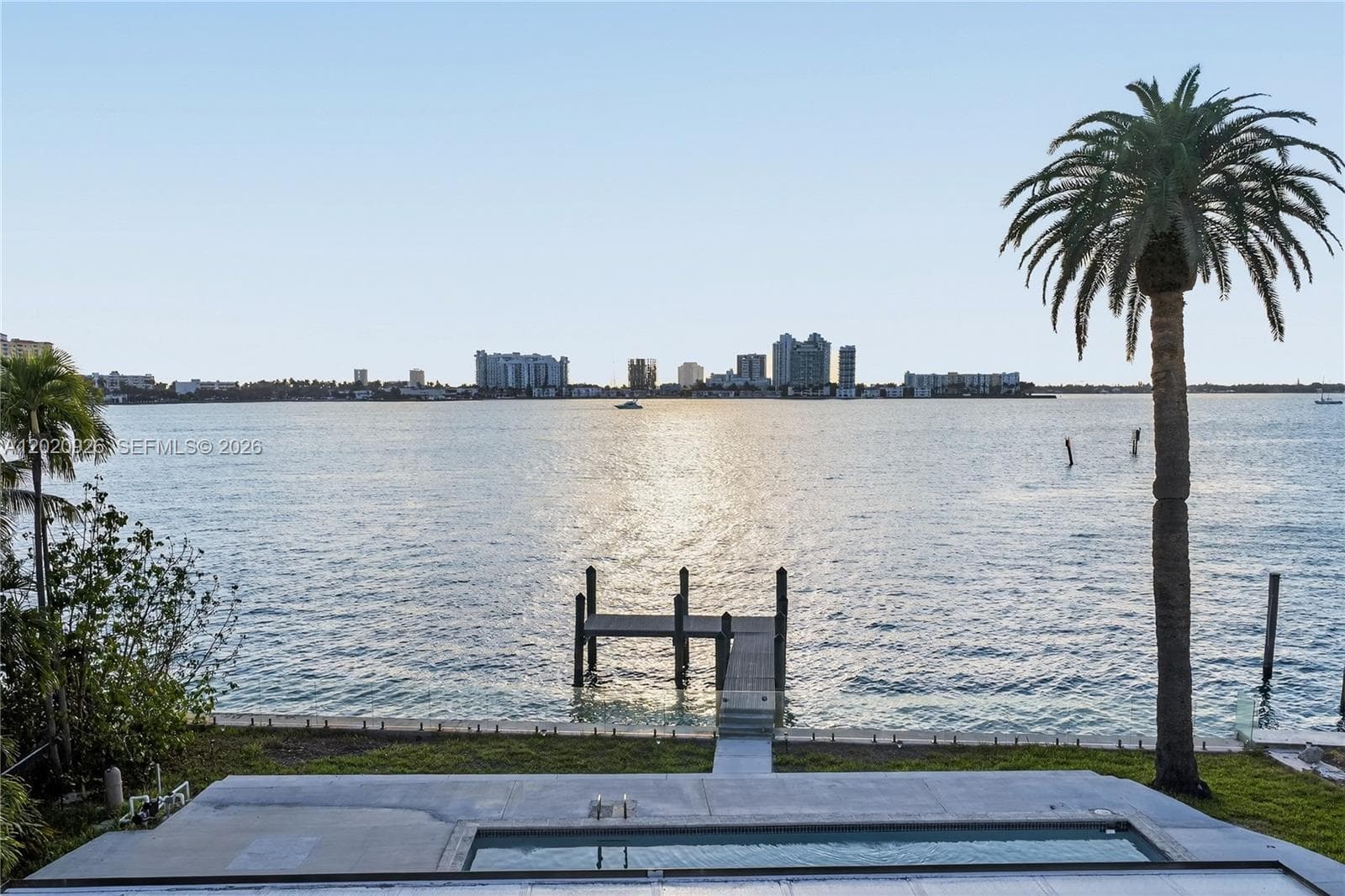 A12020926 — Miami Beach — 46