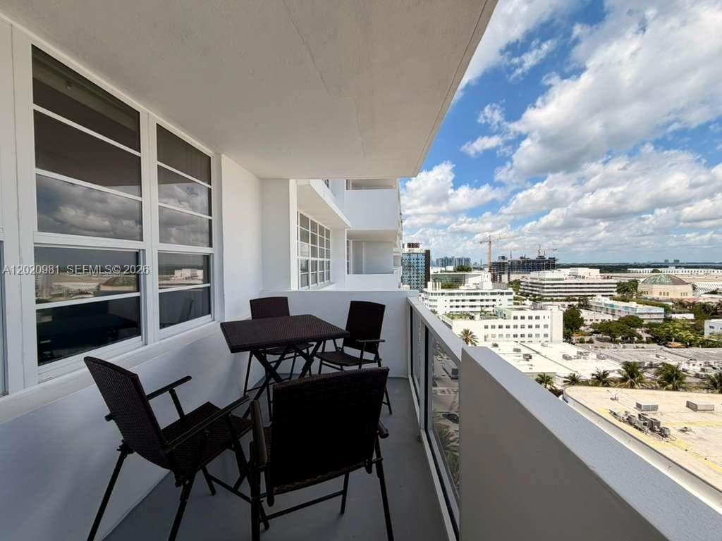 A12020981 — Miami Beach — 15