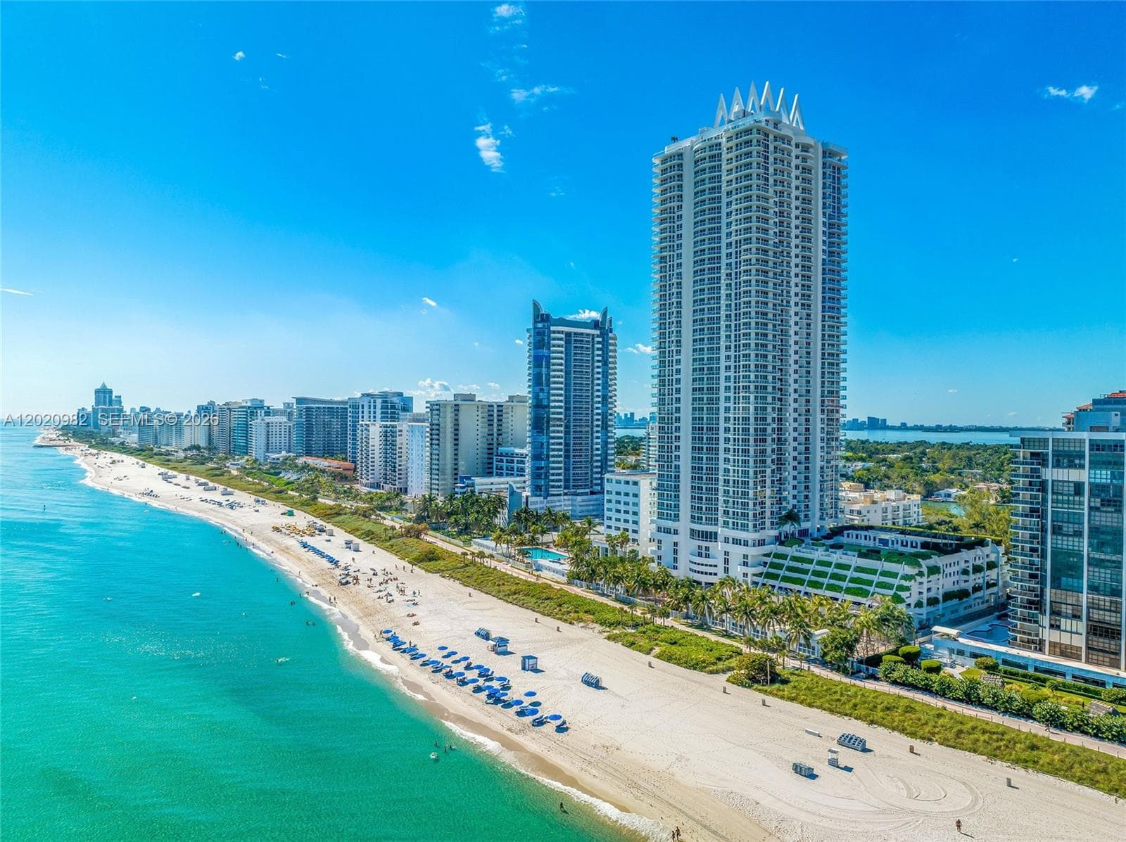 A12020982 — Miami Beach — 72