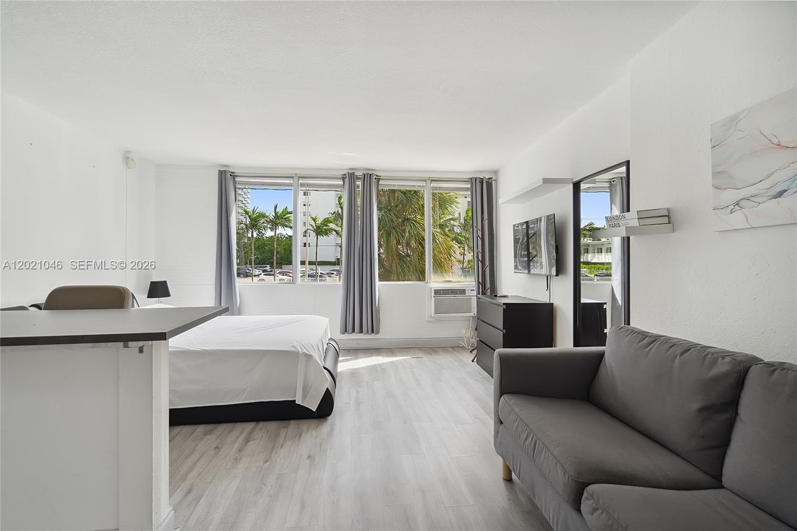 A12021046 — Miami Beach