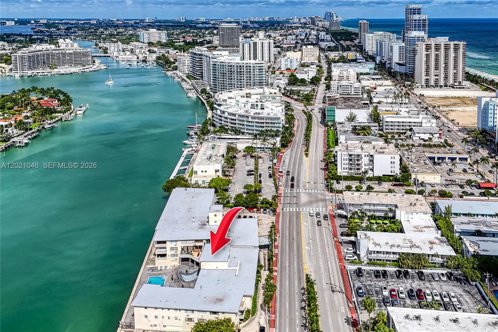A12021046 — Miami Beach — 30