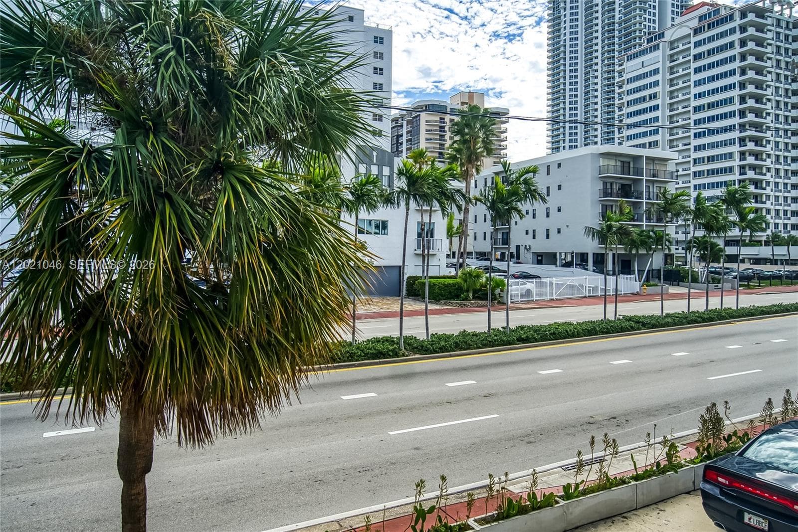 A12021046 — Miami Beach — 33