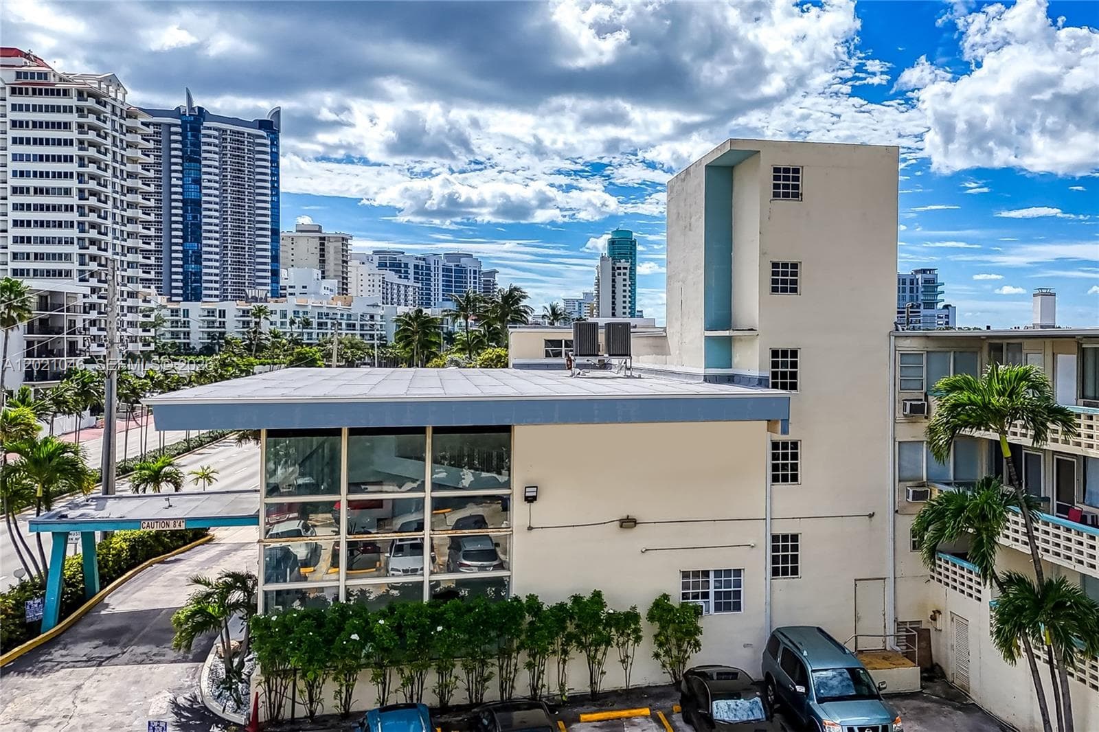 A12021046 — Miami Beach — 25