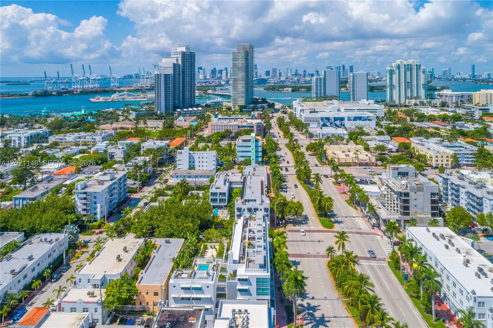 A12021148 — Miami Beach — 27