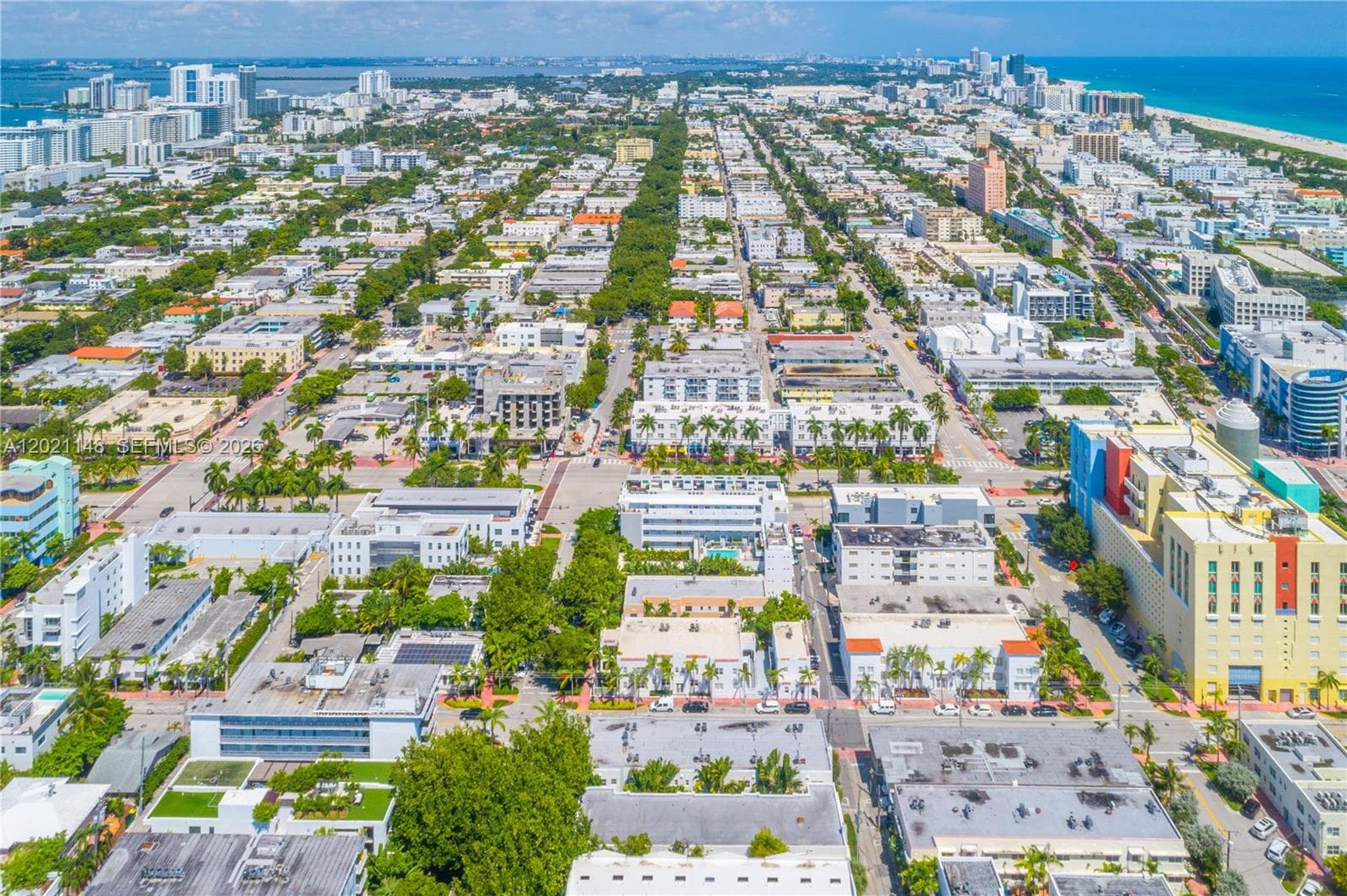 A12021148 — Miami Beach — 28