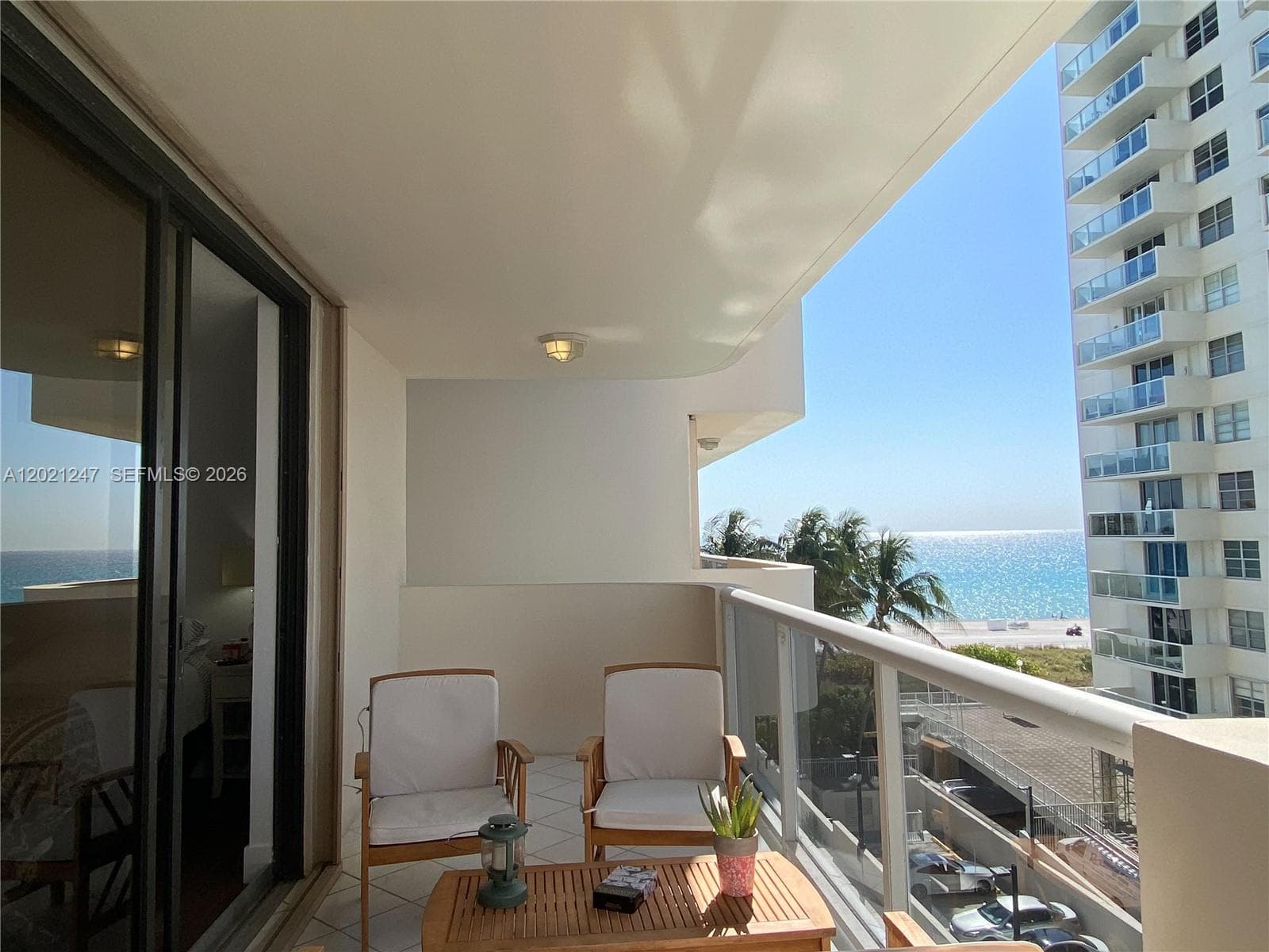 A12021247 — Miami Beach — 2