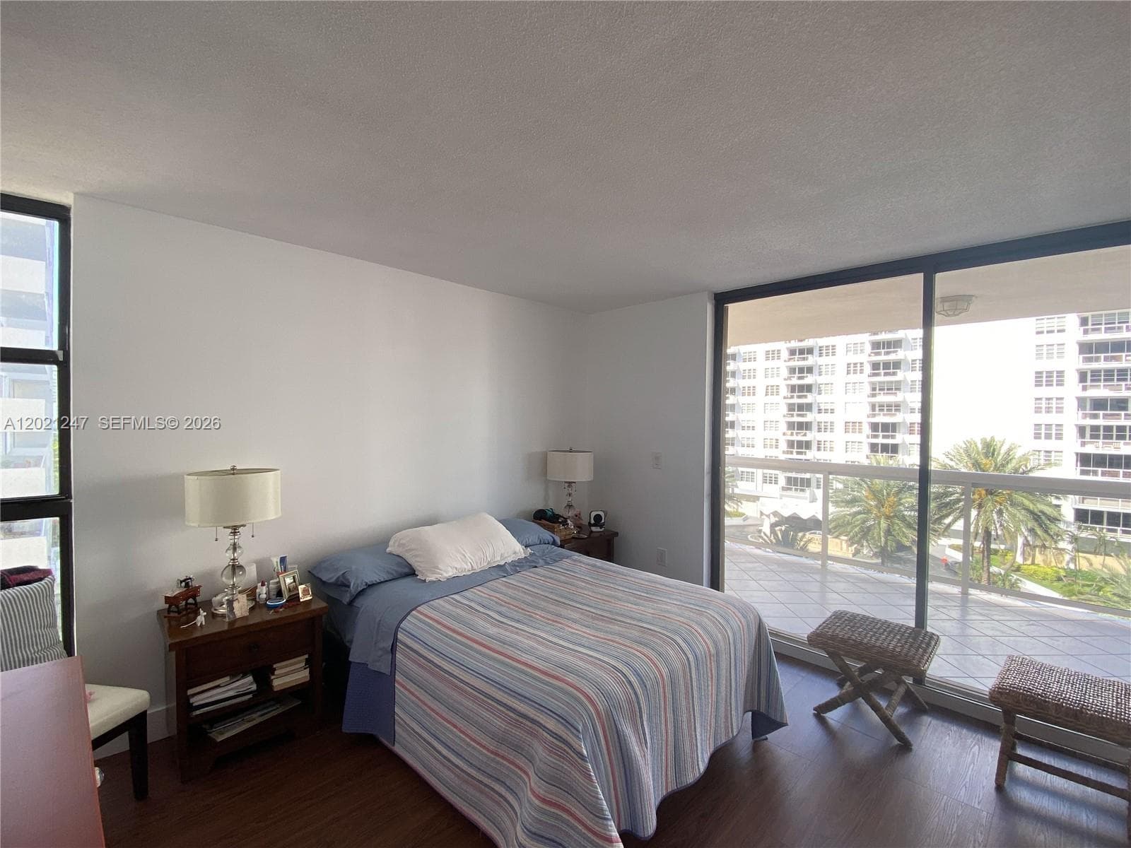 A12021247 — Miami Beach — 10