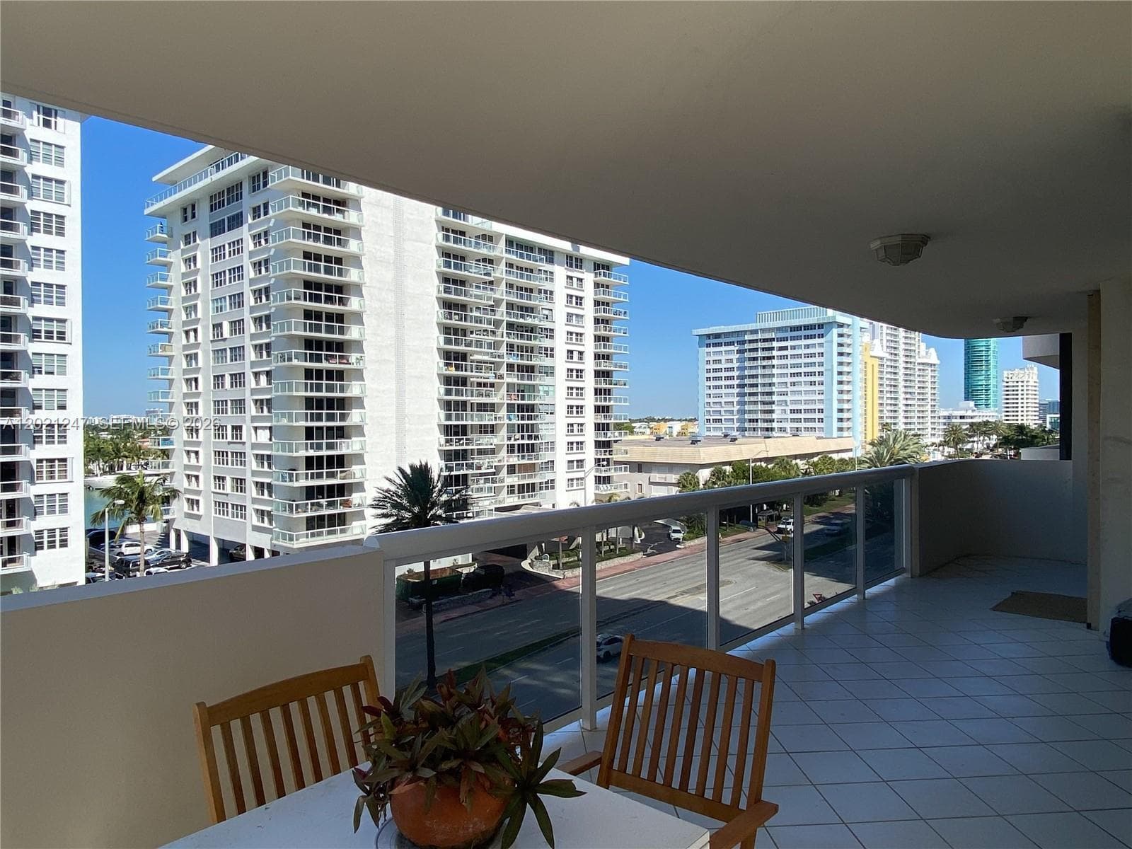 A12021247 — Miami Beach — 14