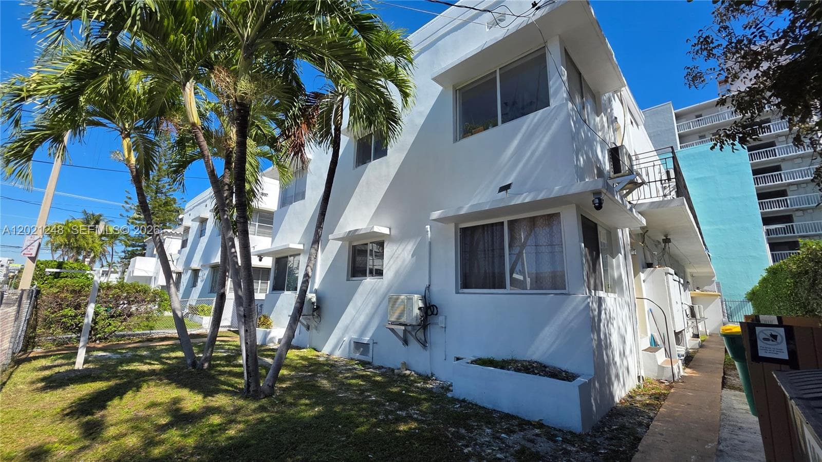 A12021248 — Miami Beach