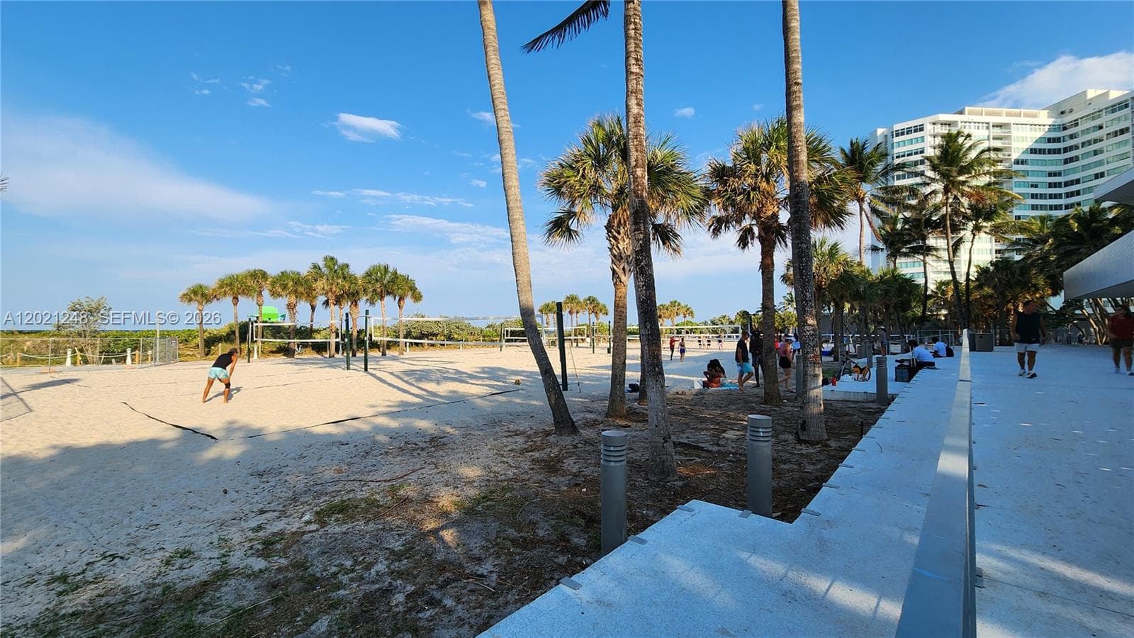 A12021248 — Miami Beach — 39