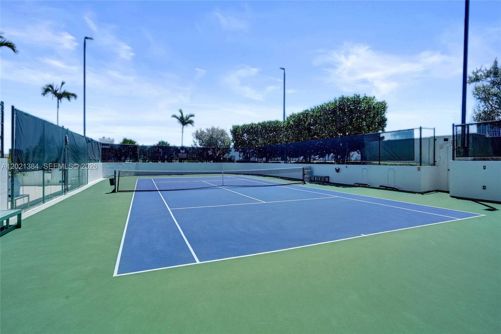 A12021384 — Miami Beach — 47