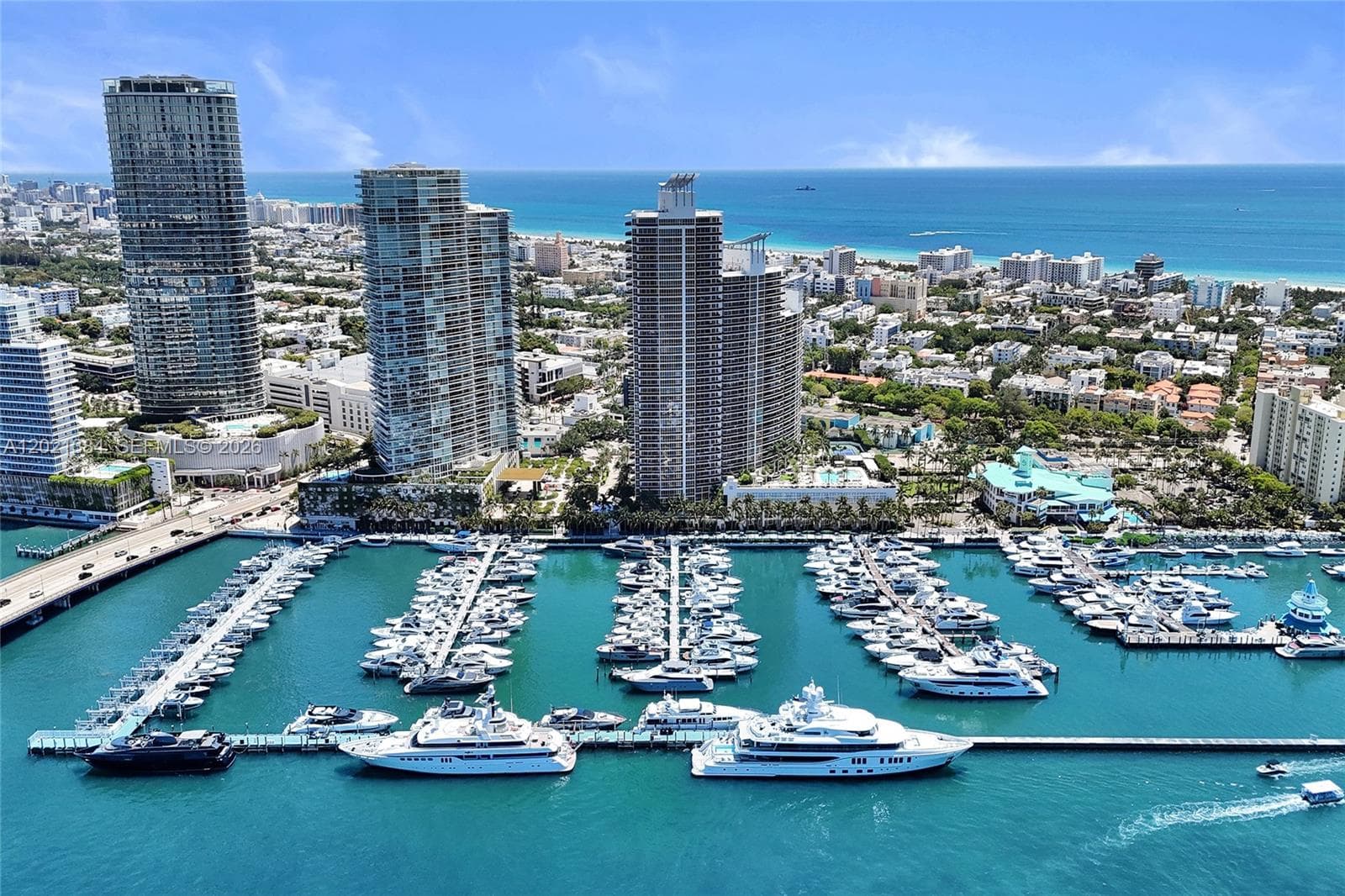 A12021384 — Miami Beach — 48