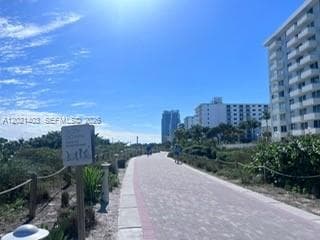 A12021403 — Miami Beach — 19