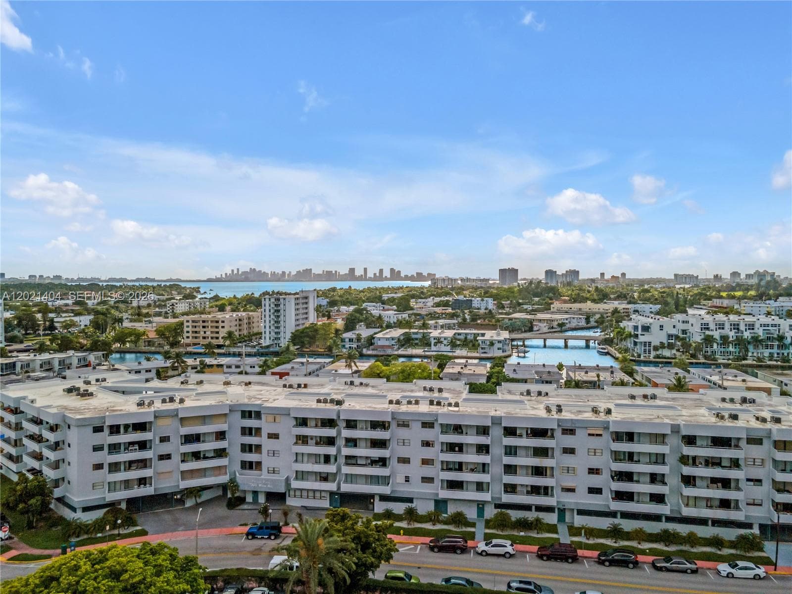 A12021404 — Miami Beach — 16
