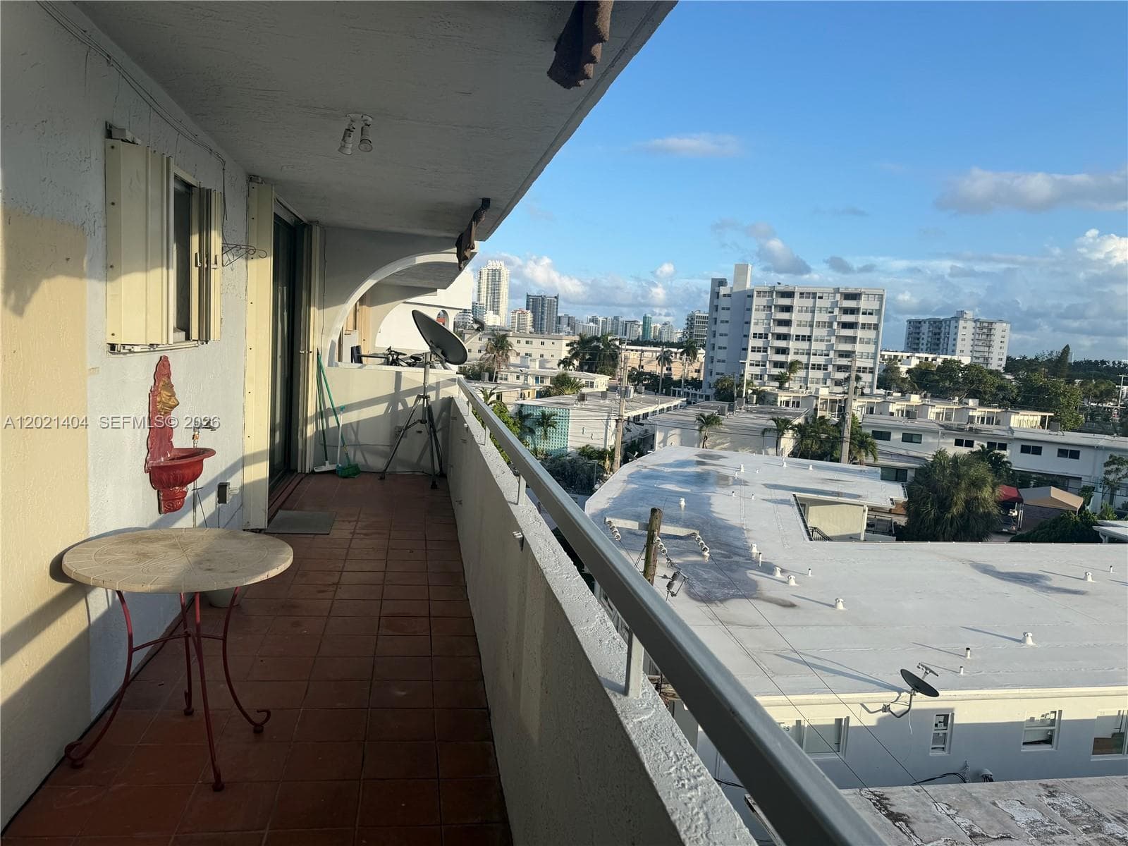 A12021404 — Miami Beach — 11