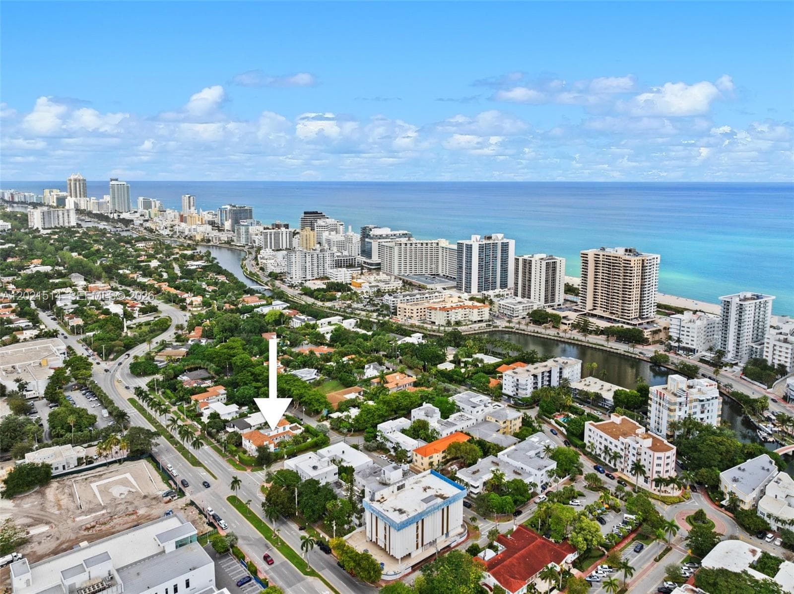 A12021514 — Miami Beach — 52