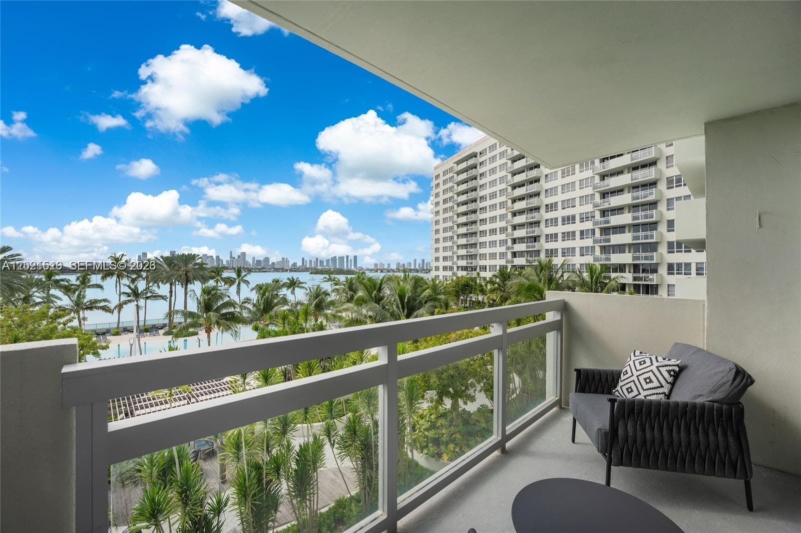 A12021516 — Miami Beach