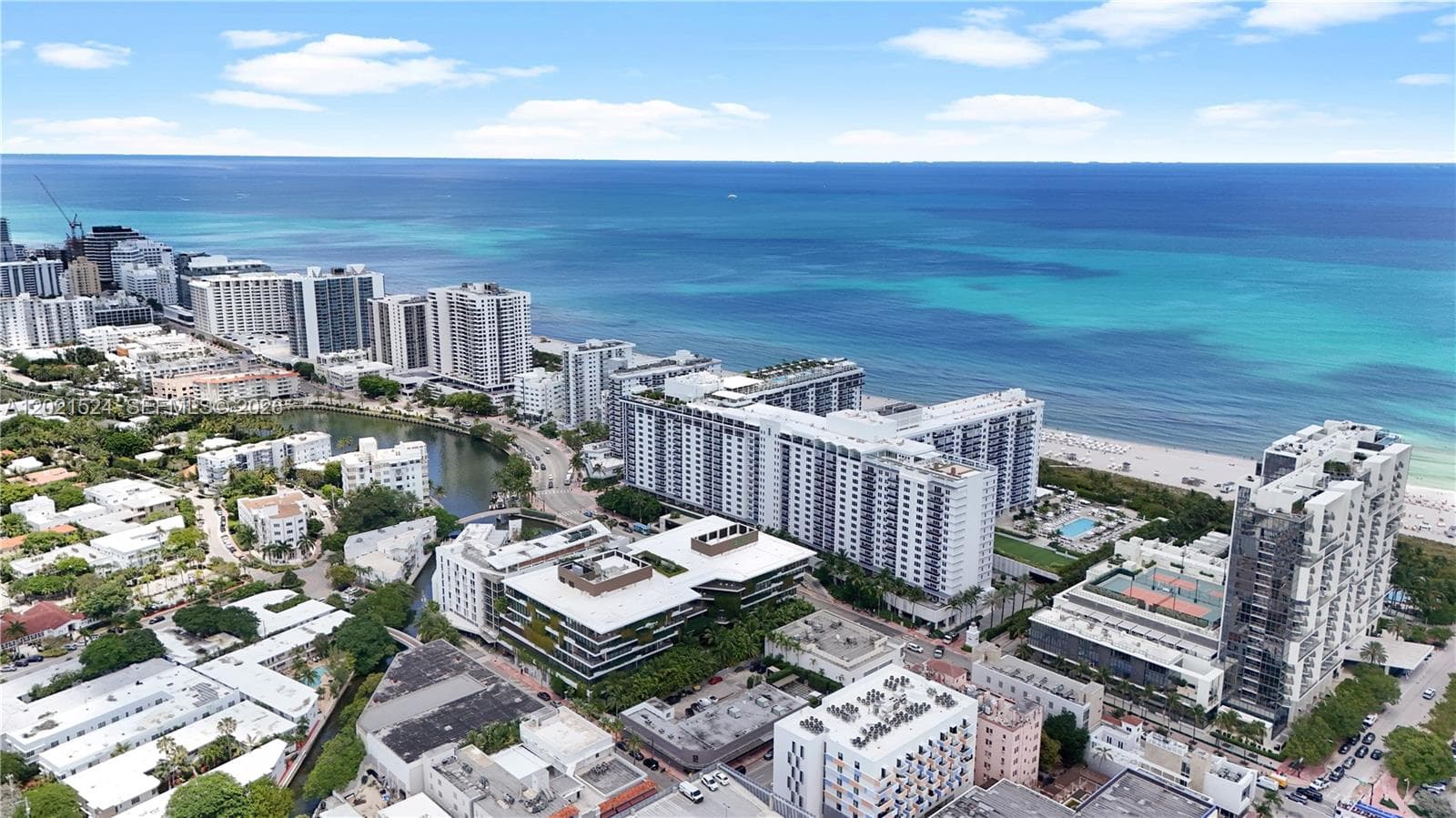 A12021524 — Miami Beach — 2