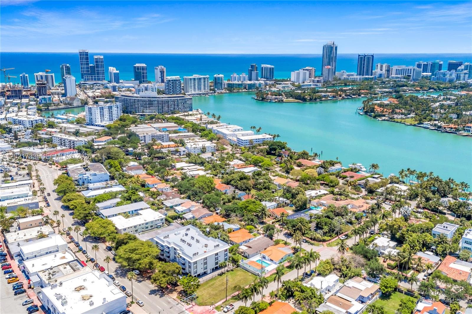 A12021733 — Miami Beach — 6