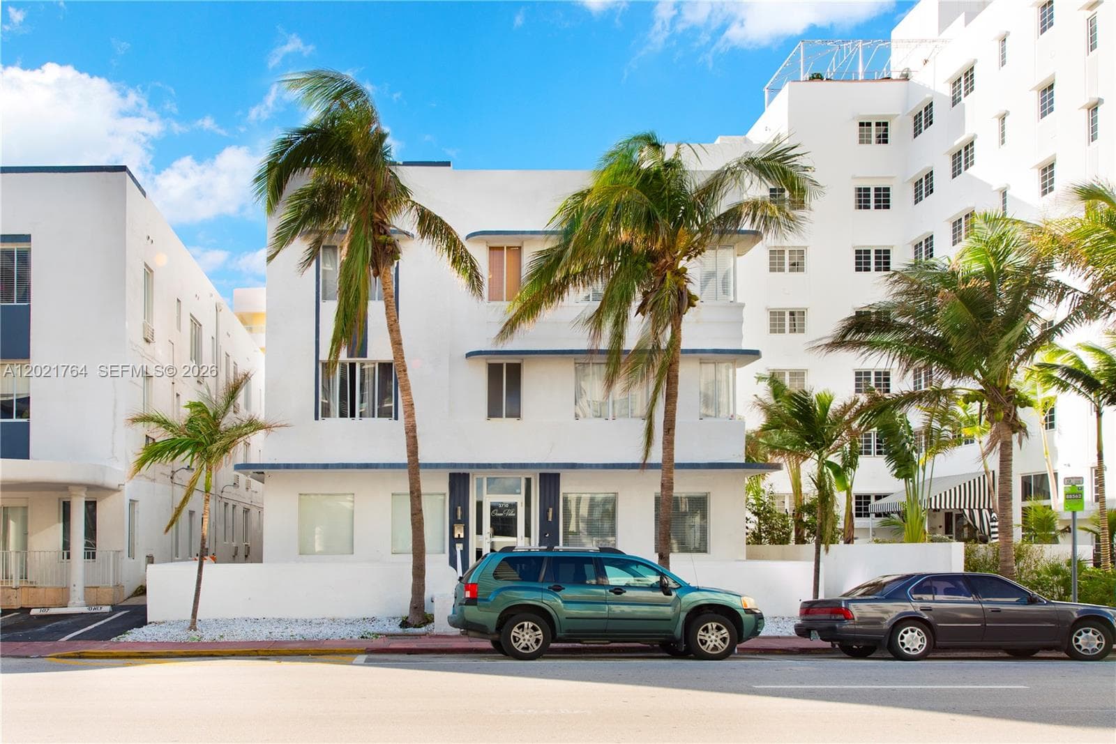 A12021764 — Miami Beach