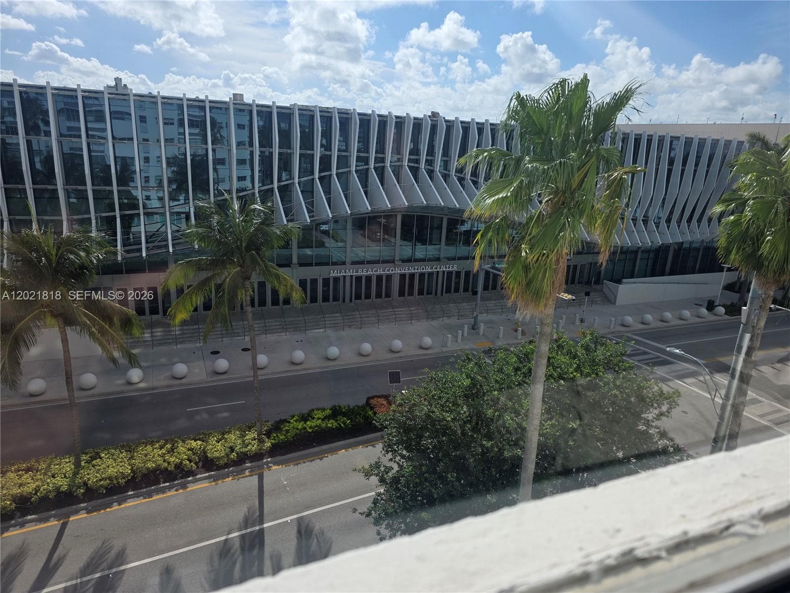 A12021818 — Miami Beach — 21