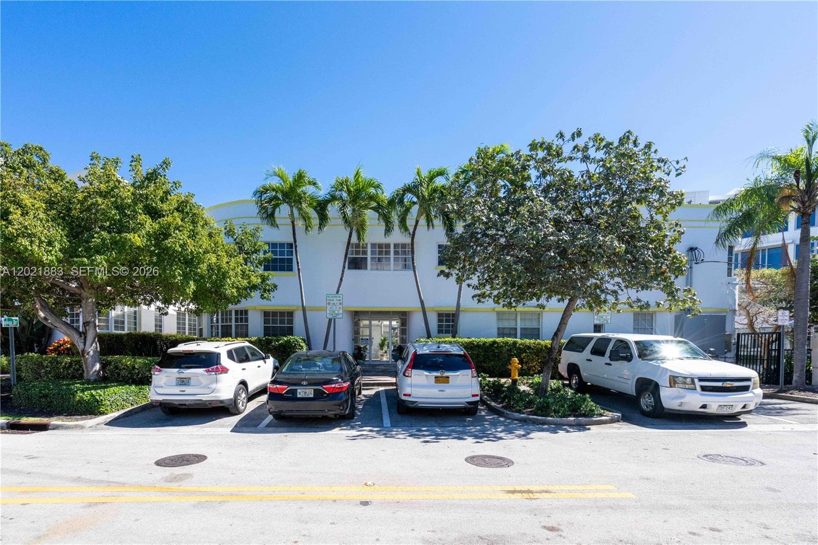 A12021883 — Miami Beach