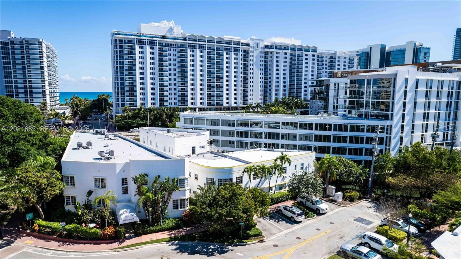 A12021883 — Miami Beach — 29