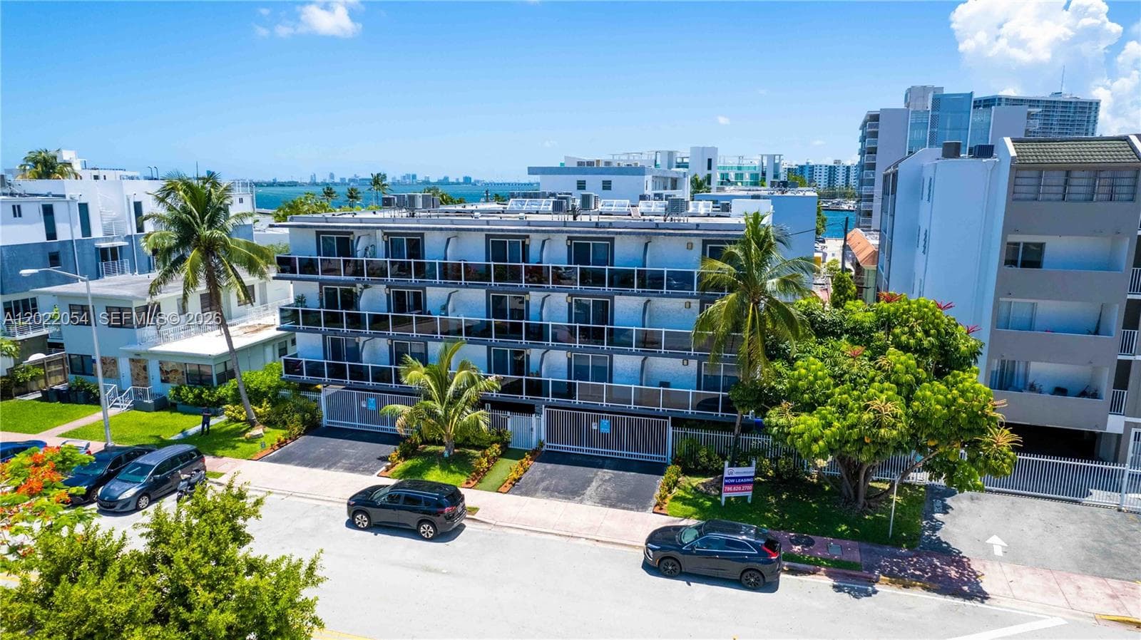 A12022054 — Miami Beach