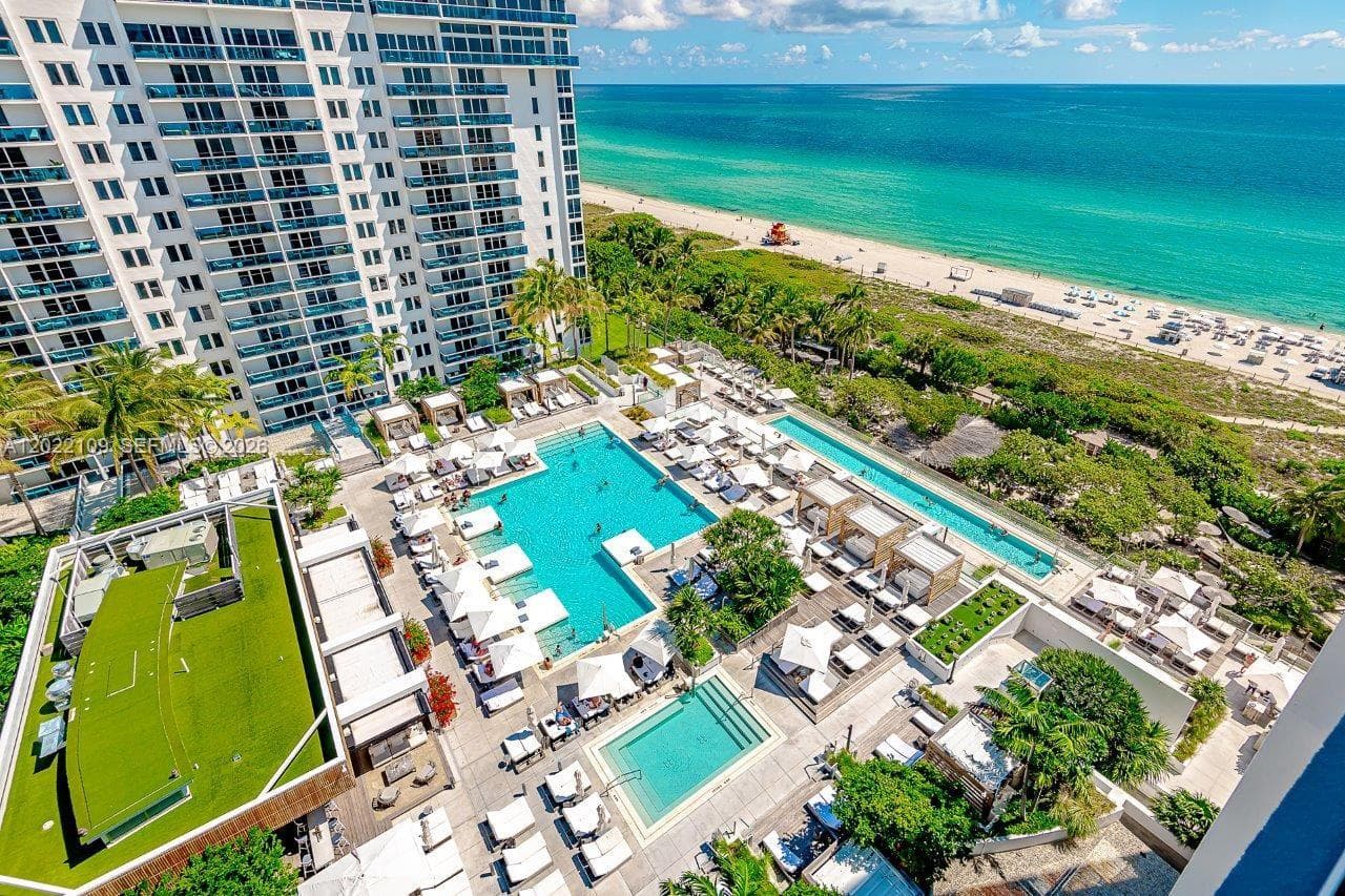 A12022109 — Miami Beach