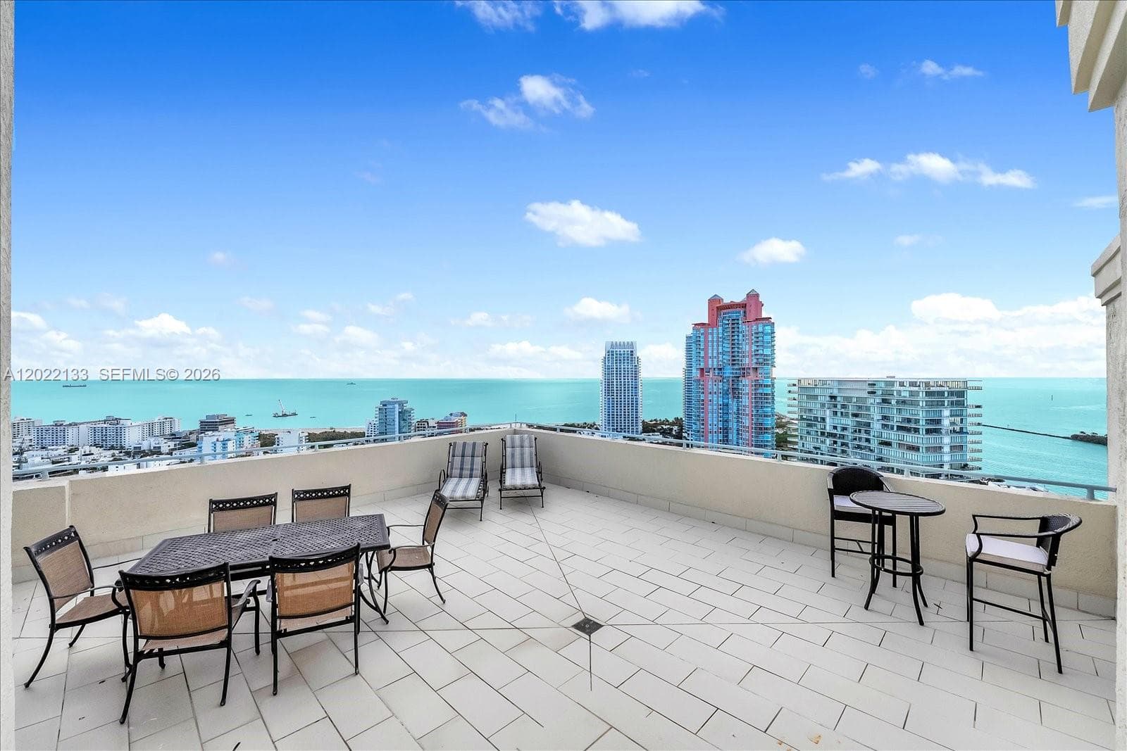 A12022133 — Miami Beach — 8