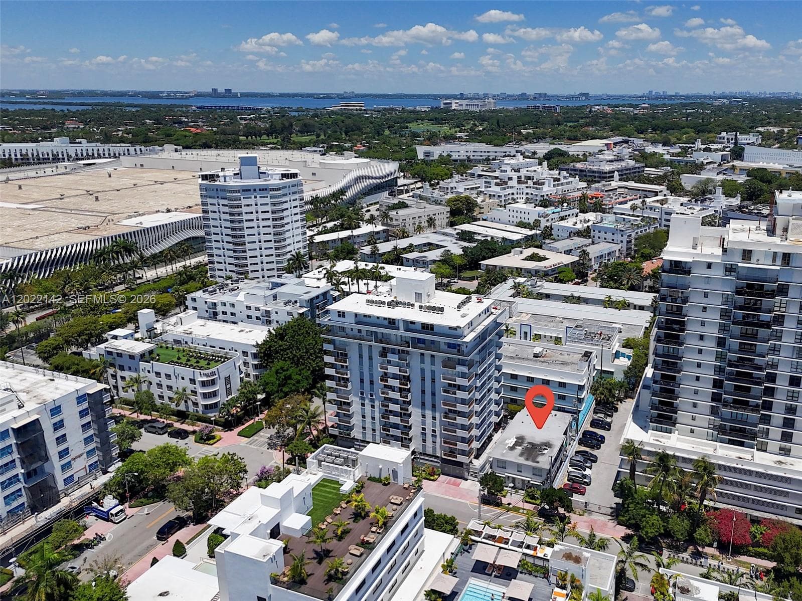 A12022142 — Miami Beach — 40