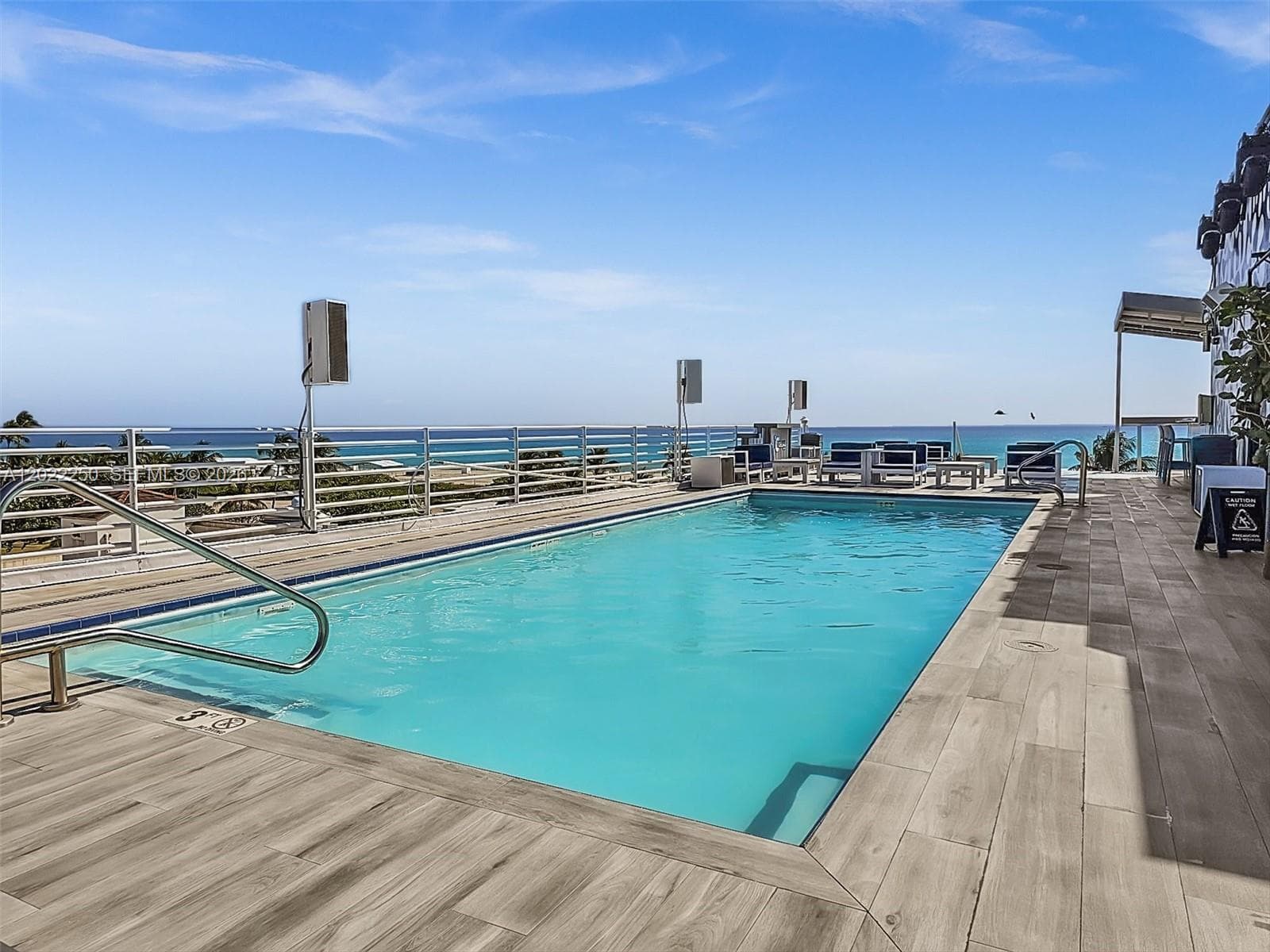 A12022250 — Miami Beach — 29