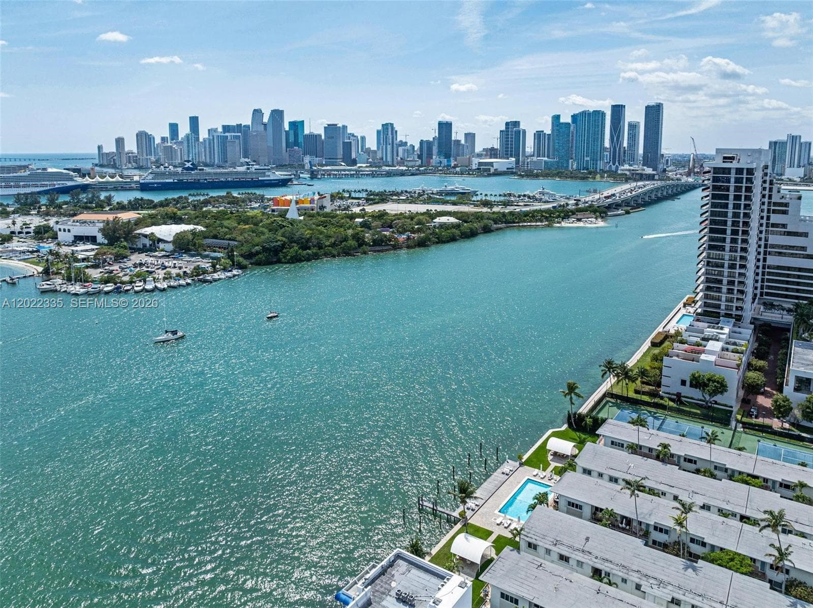 A12022335 — Miami Beach — 27