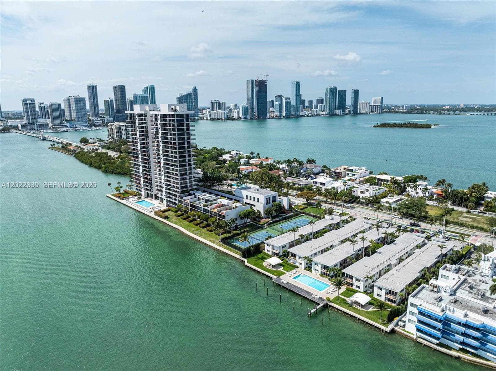 A12022335 — Miami Beach — 28