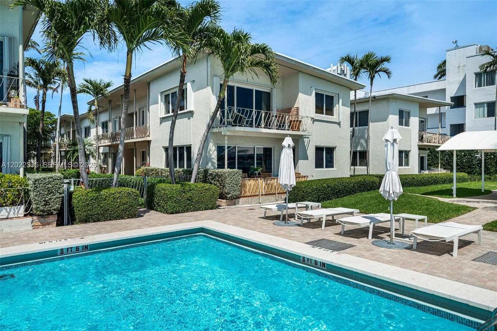A12022335 — Miami Beach — 24