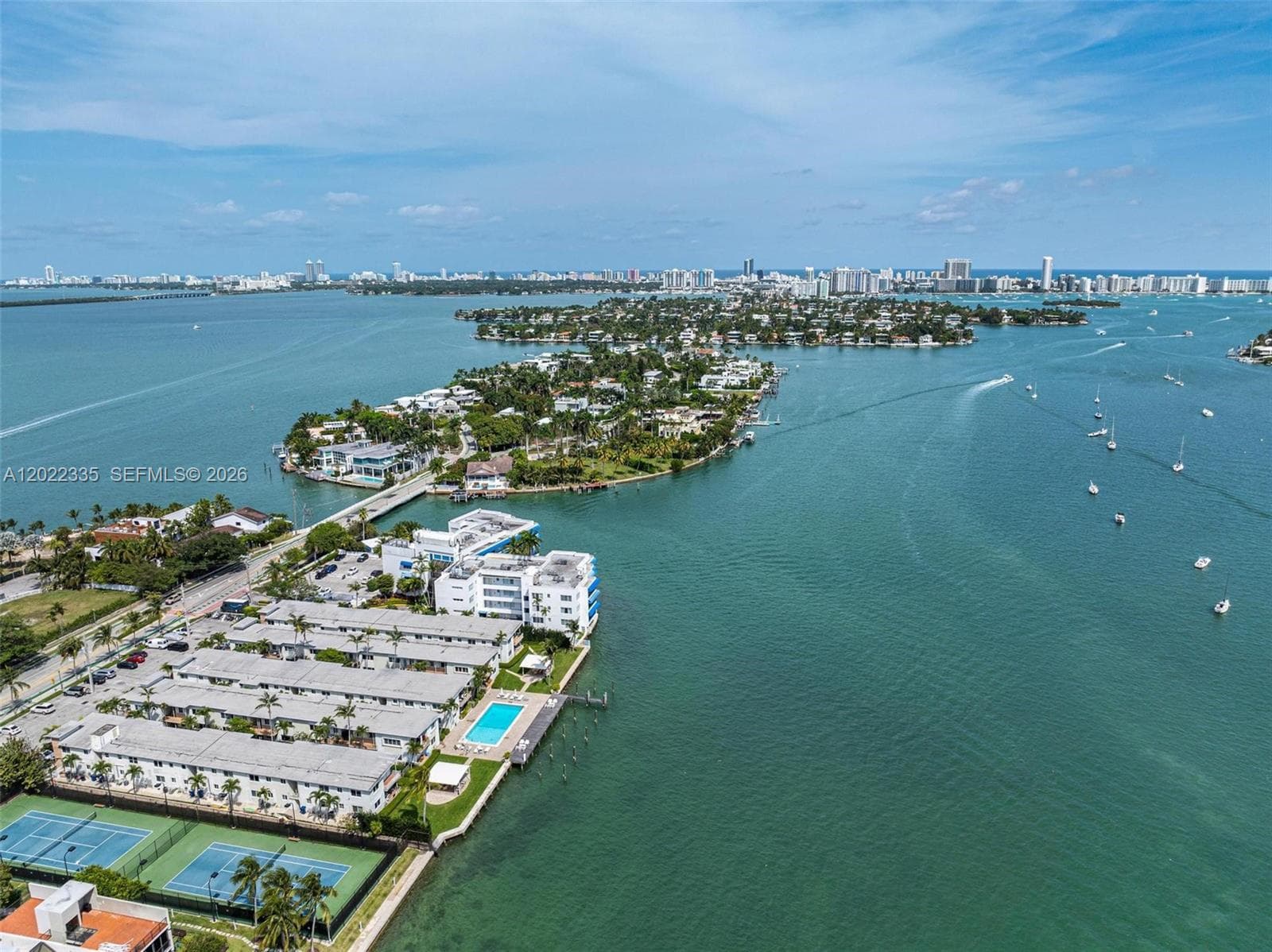 A12022335 — Miami Beach — 30