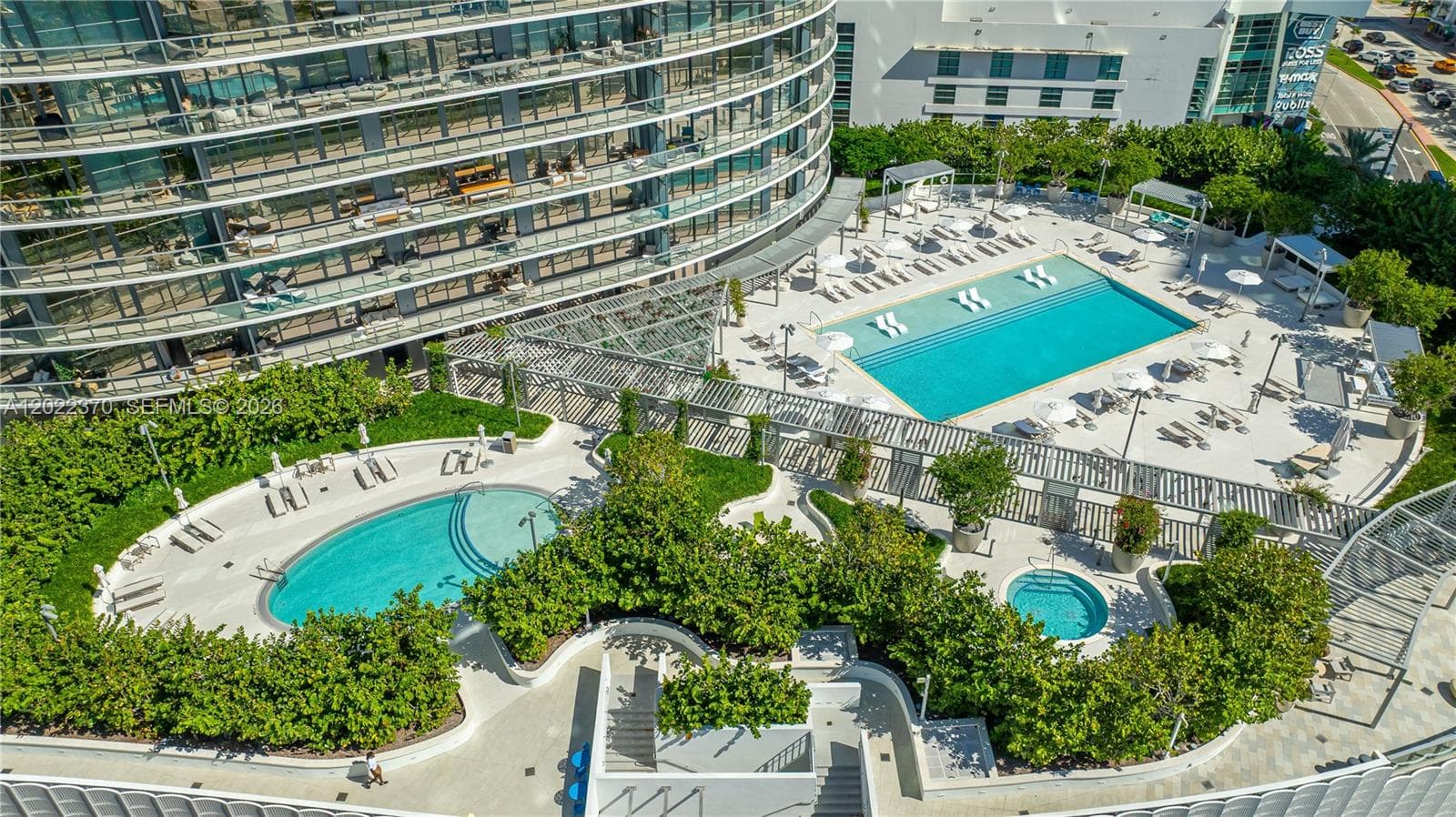 A12022370 — Miami Beach — 10
