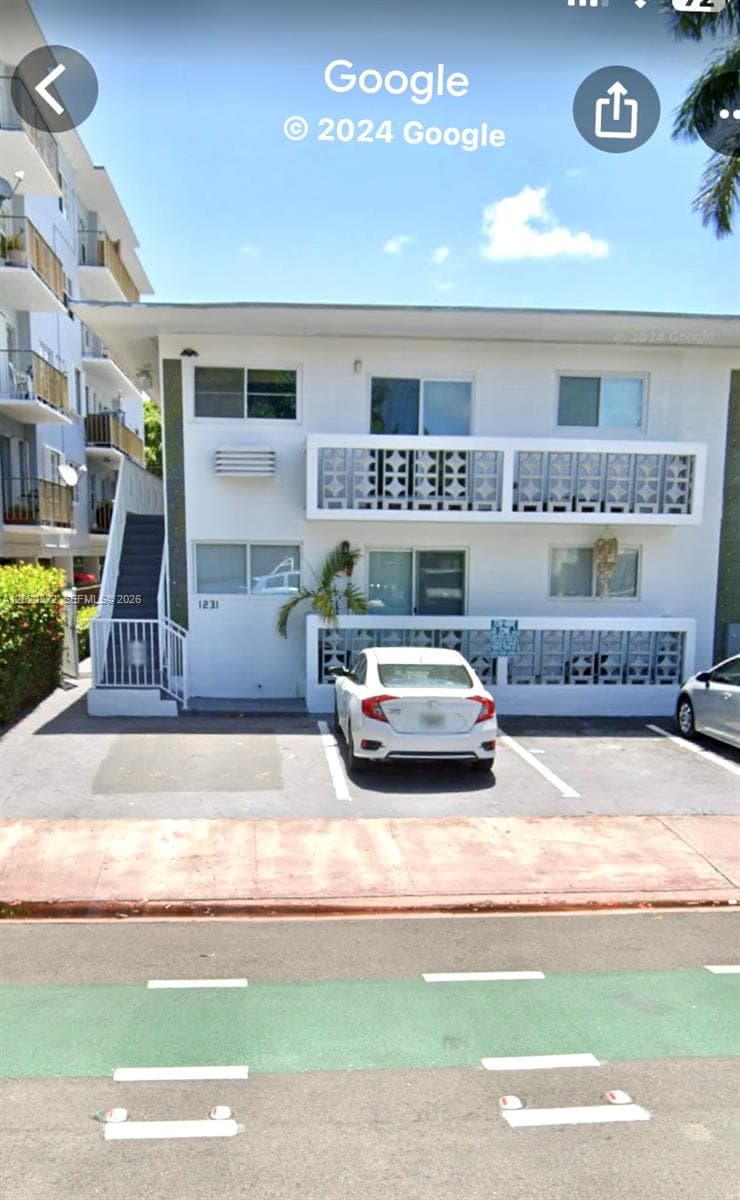 A12022372 — Miami Beach — 23