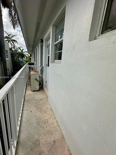 A12022372 — Miami Beach — 14